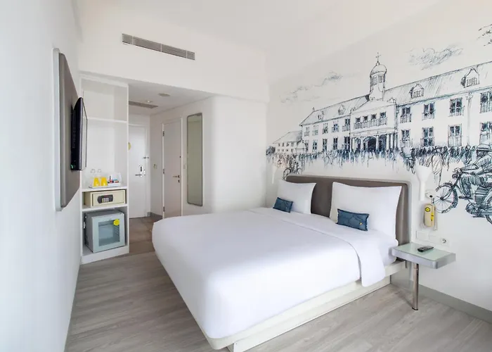 Yello Hotel Harmoni Jakarta